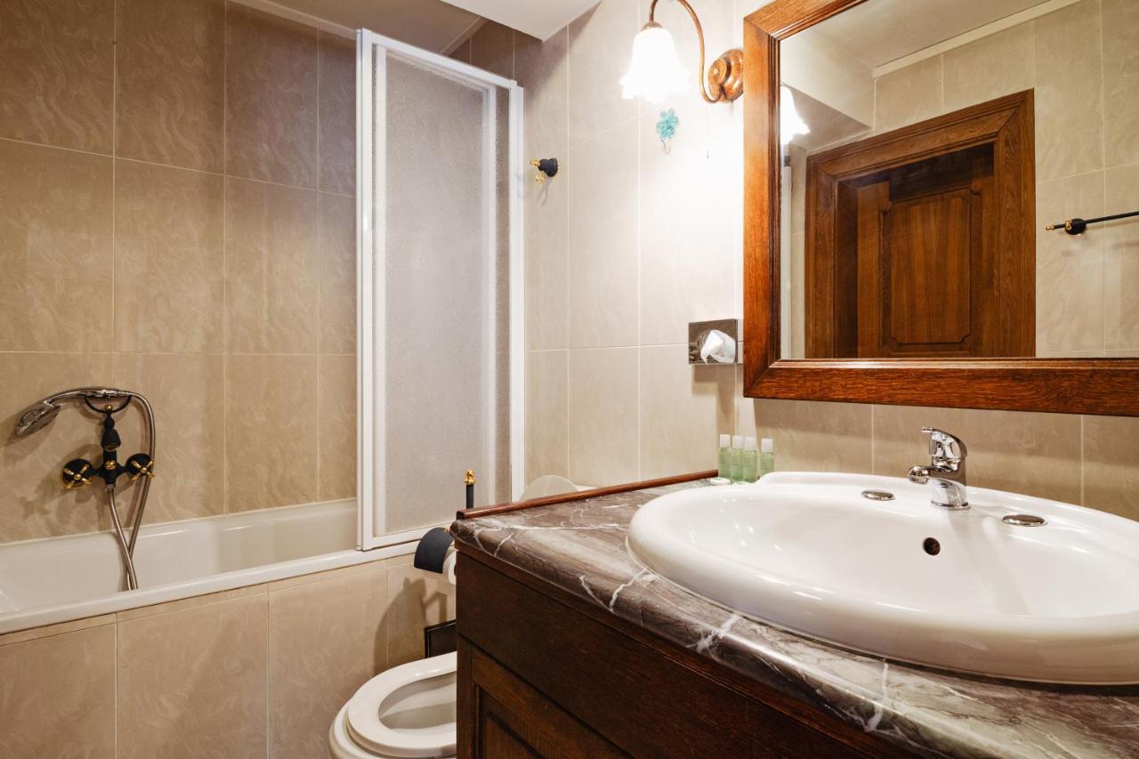 U Cerneho Medveda- At The Black Bear Apartment Prague Ngoại thất bức ảnh