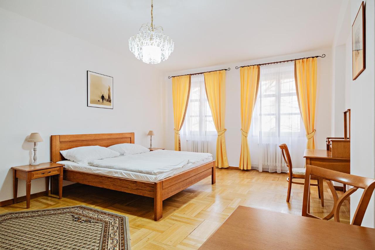 U Cerneho Medveda- At The Black Bear Apartment Prague Ngoại thất bức ảnh