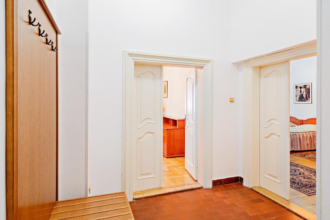 U Cerneho Medveda- At The Black Bear Apartment Prague Ngoại thất bức ảnh