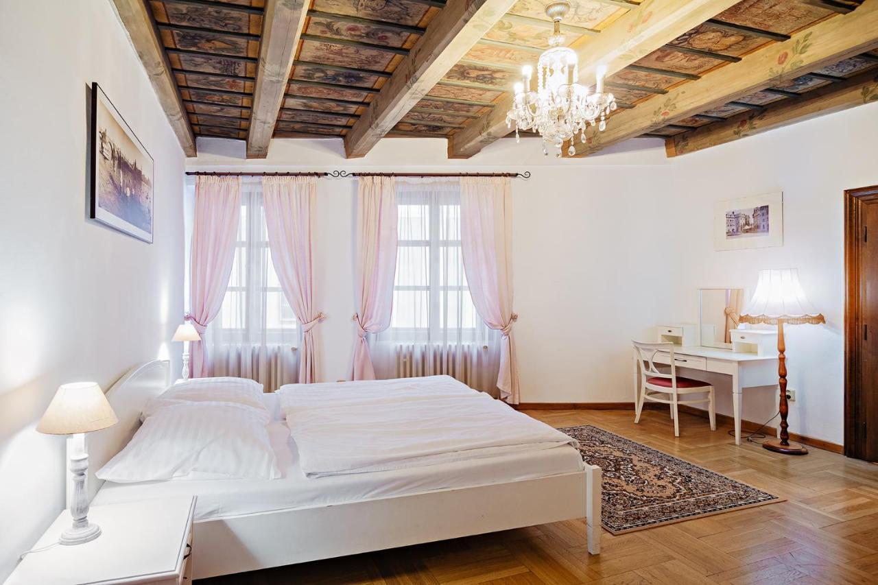 U Cerneho Medveda- At The Black Bear Apartment Prague Ngoại thất bức ảnh