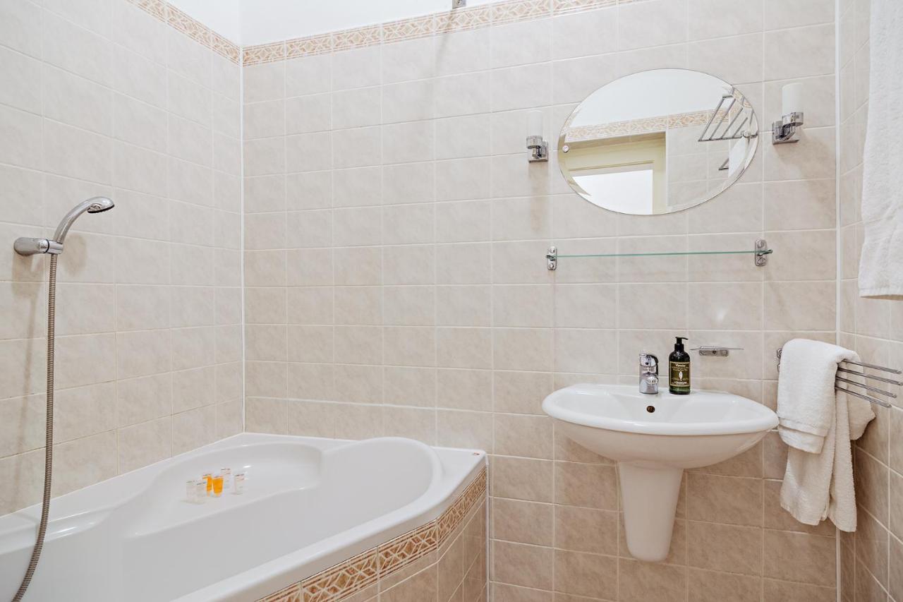 U Cerneho Medveda- At The Black Bear Apartment Prague Ngoại thất bức ảnh